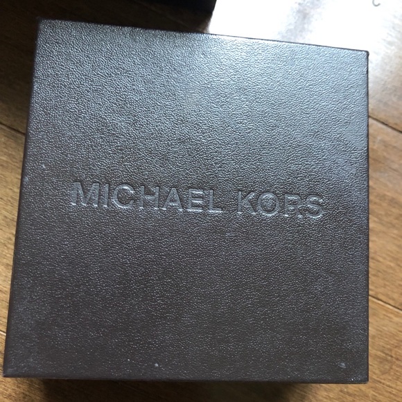 Authentic Michael Kors tortoise watch - Picture 4 of 5